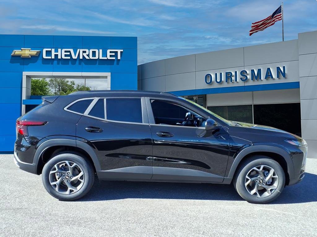 New 2026 Chevrolet Trax ACTIV image 2