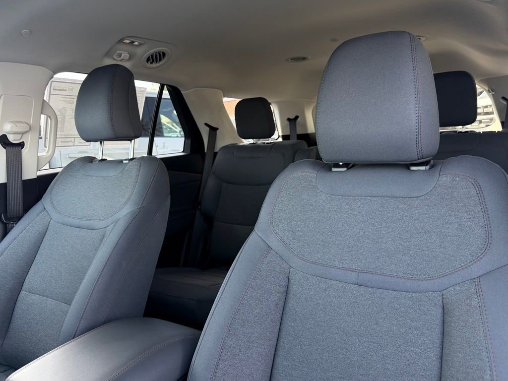 Used 2026 Ford Explorer Active RWD image 17