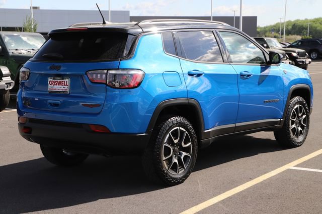 Used 2025 Jeep Compass Trailhawk AWD/4WD image 7