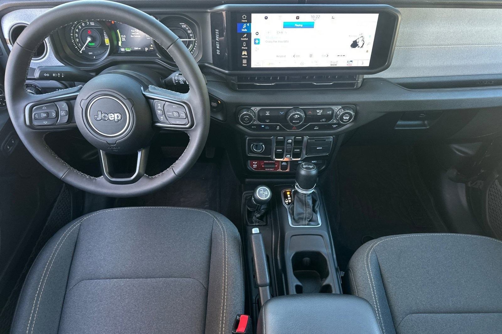 Used 2025 Jeep Wrangler Willys image 14