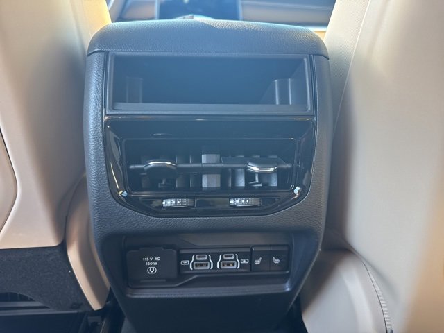 New 2025 Jeep Grand Cherokee Limited image 9