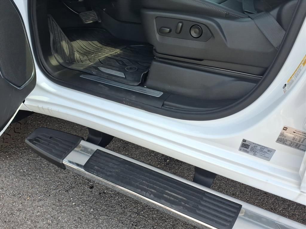 New 2026 GMC Sierra 2500 SLT w/ SLT Premium Package image 13