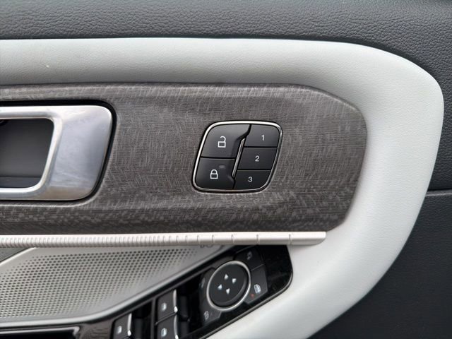 Certified 2025 Ford Explorer Platinum w/ LUX Leather Package AWD/4WD image 27