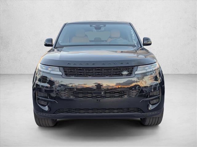 Used 2025 Land Rover Range Rover Sport SE image 2