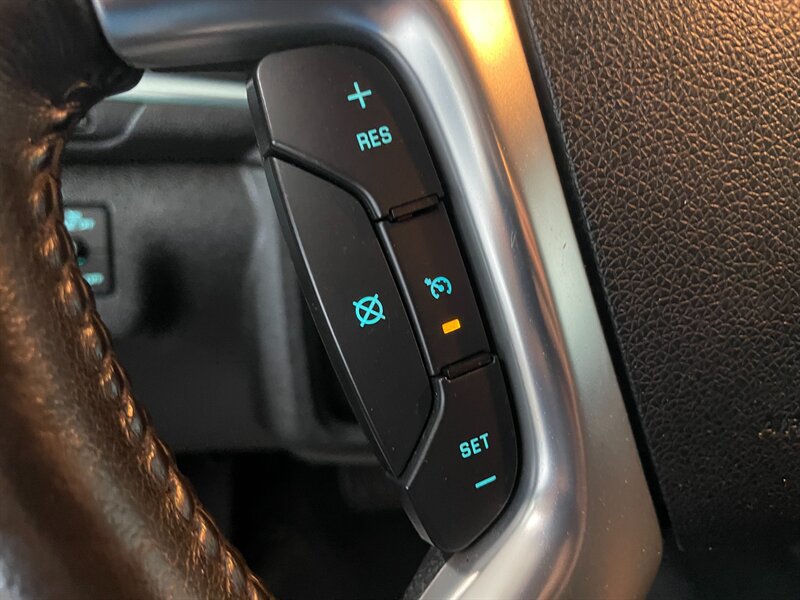 Used 2016 Chevrolet Traverse LT w/ Style and Technology Package FWD image 11