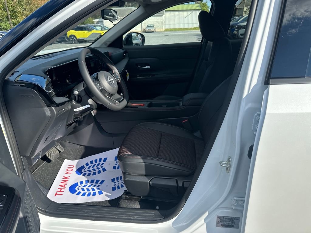 New 2026 Nissan Kicks SR w/ Cold Weather Package image 9