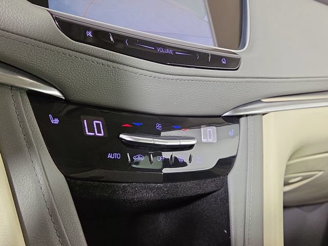 Used 2018 Cadillac XT5 Luxury w/ Driver Awareness Package FWD image 20