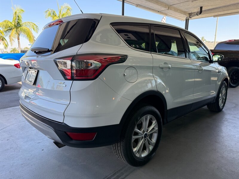 Used 2017 Ford Escape SE FWD image 10