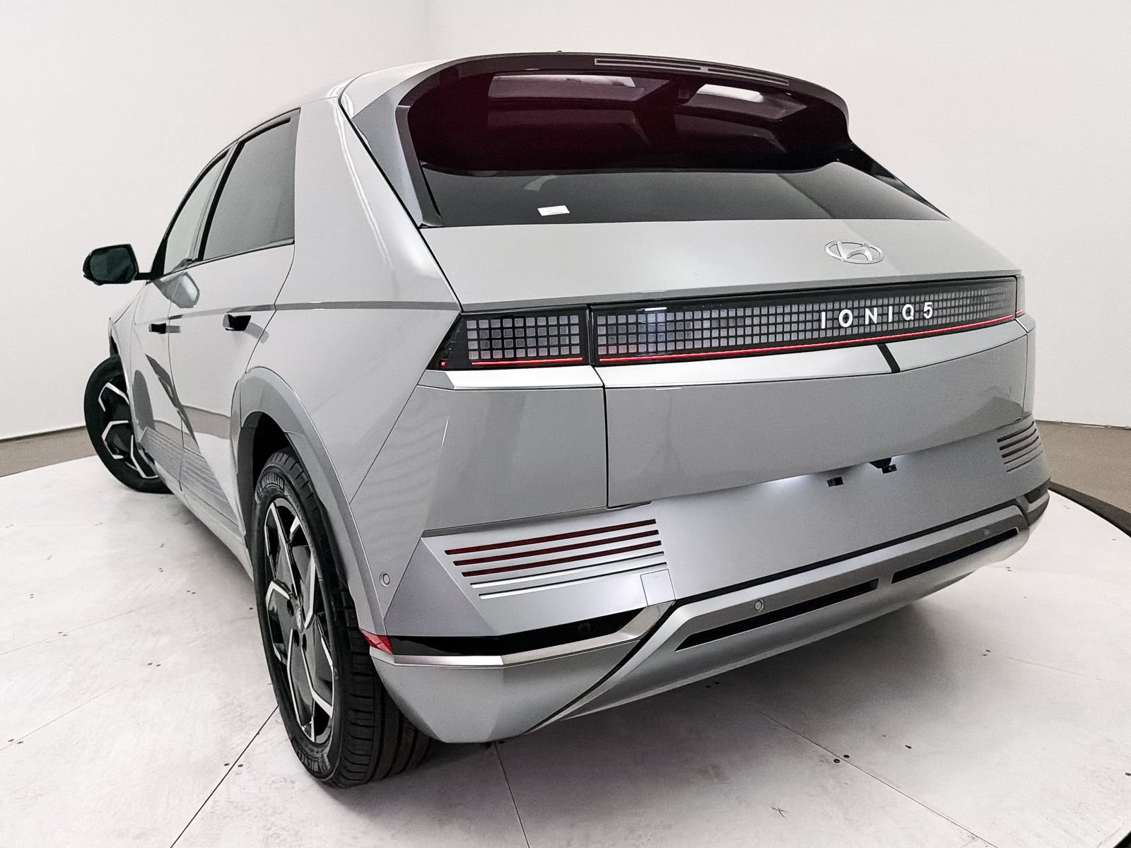 Used 2024 Hyundai Ioniq 5 Limited RWD image 11