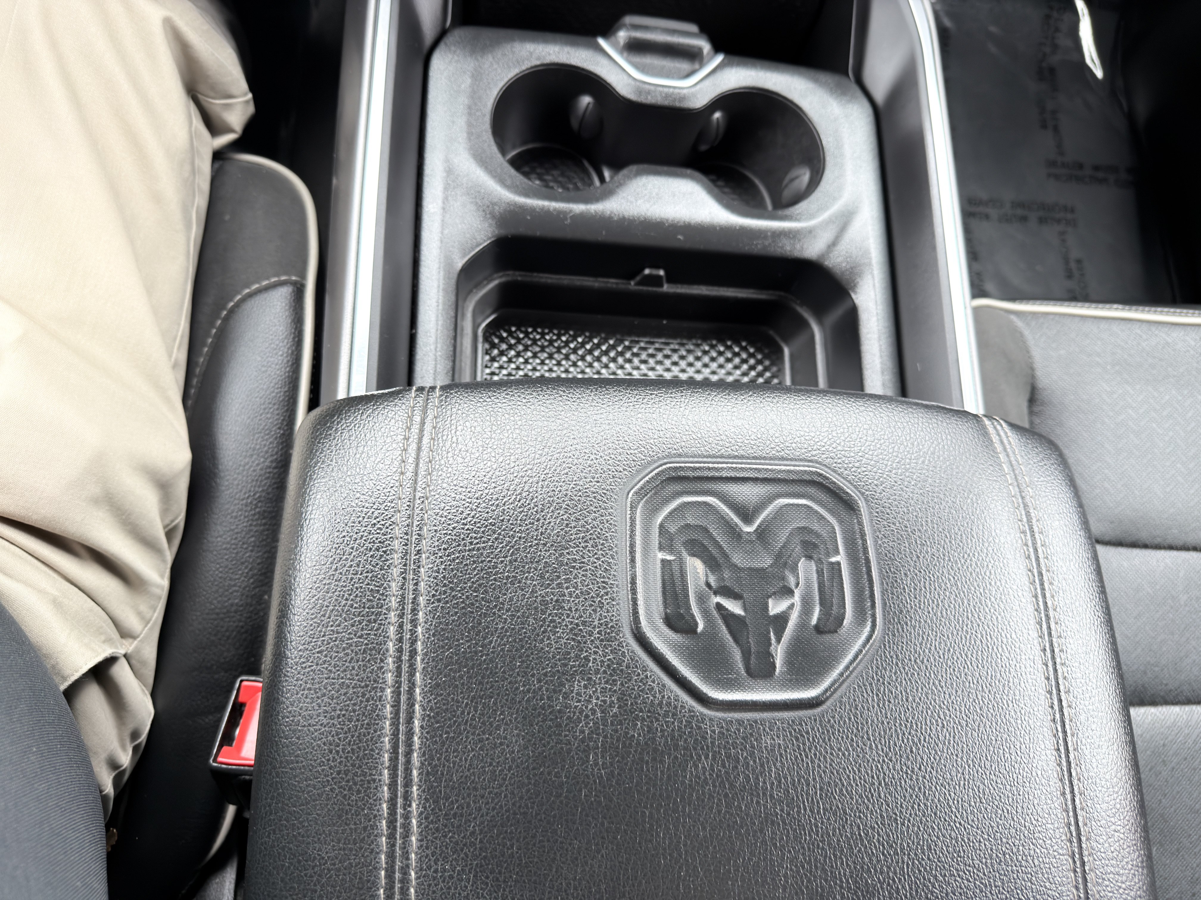 Used 2024 RAM 1500 Laramie AWD/4WD image 34