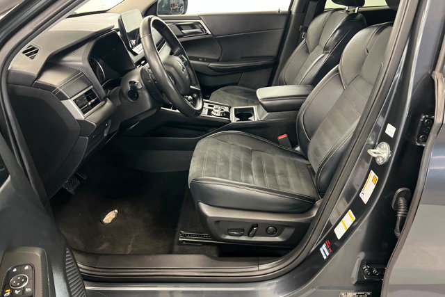 Used 2024 Mitsubishi Outlander SE FWD image 17
