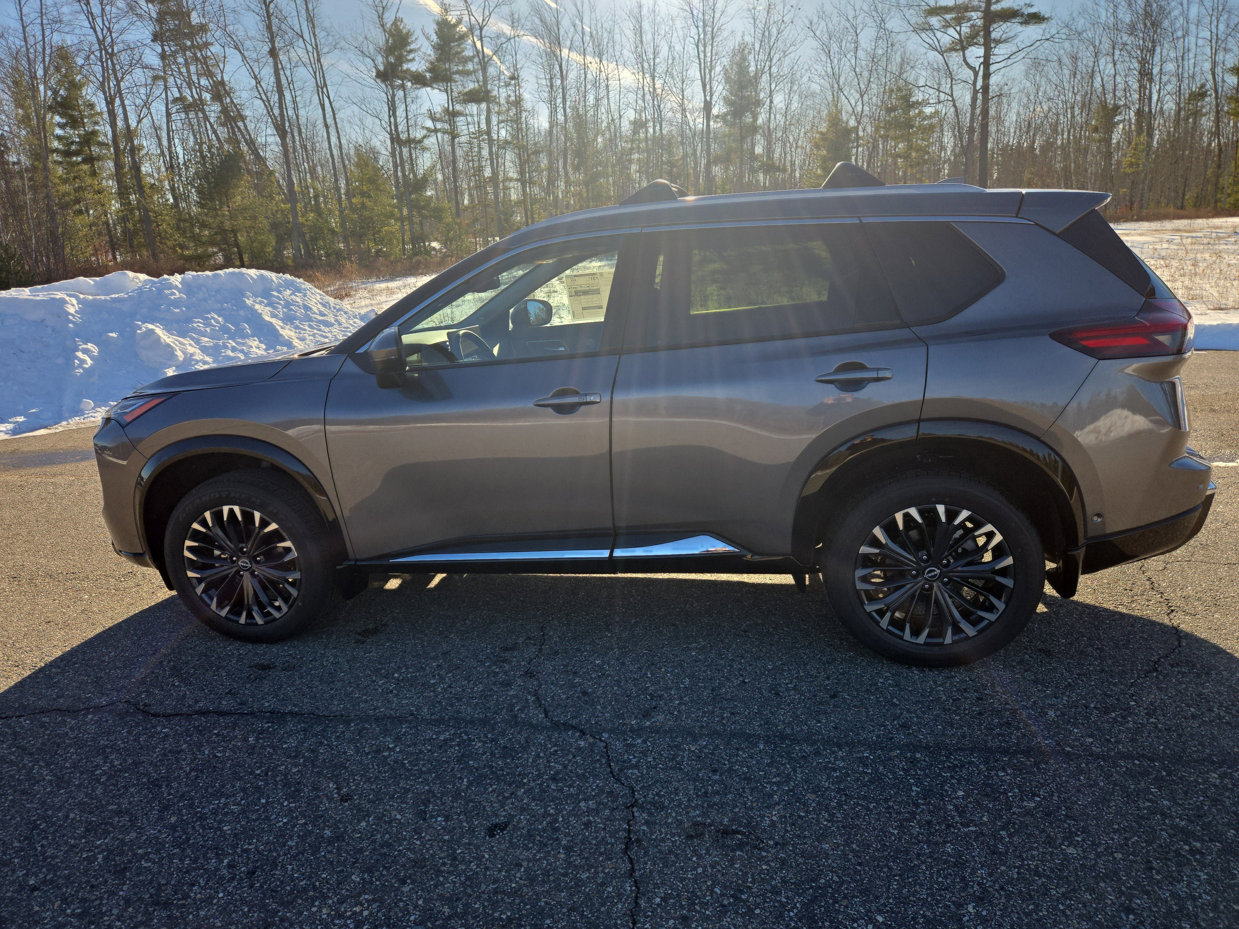New 2026 Nissan Rogue Platinum w/ Platinum Premium Package AWD/4WD image 2