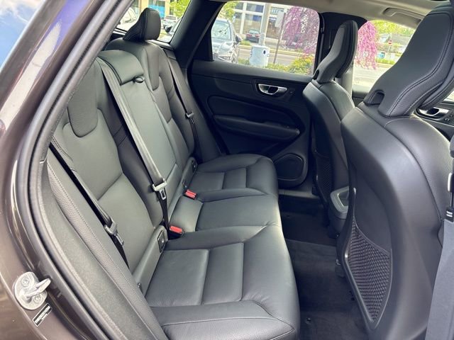 Used 2025 Volvo XC60 B5 Plus AWD/4WD image 14