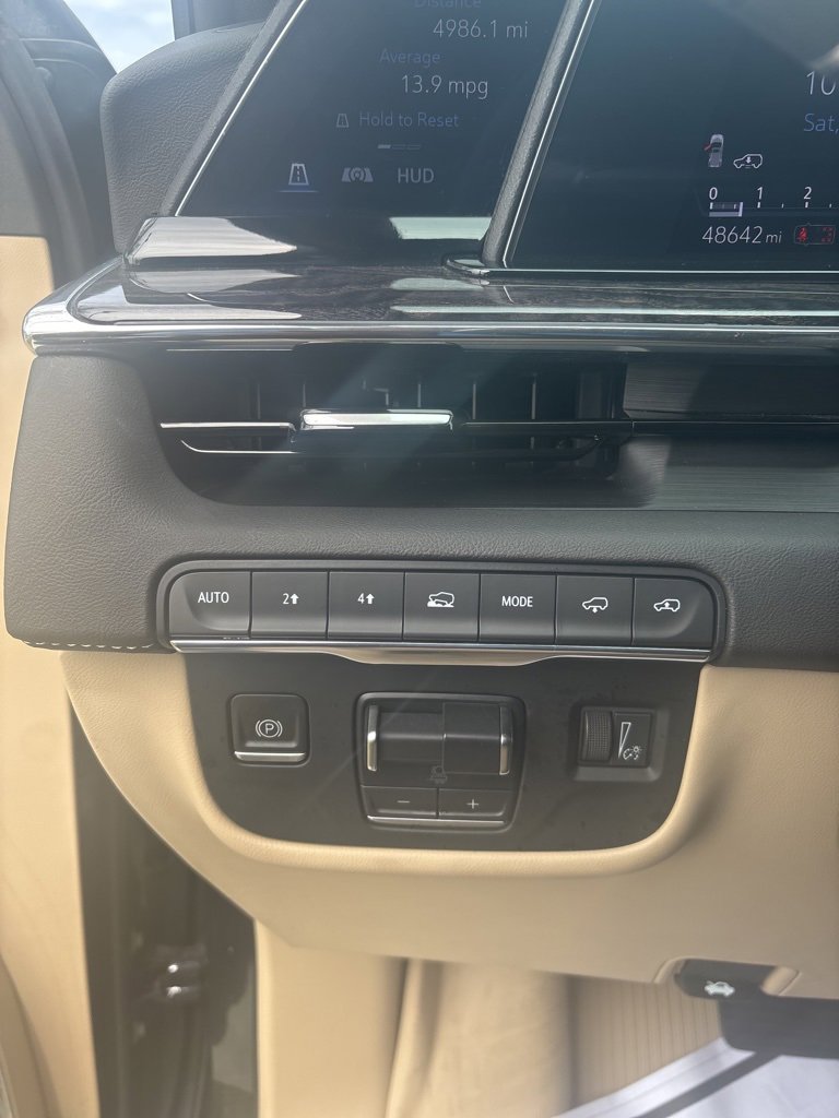 Used 2023 Cadillac Escalade Premium Luxury w/ Performance Package image 26