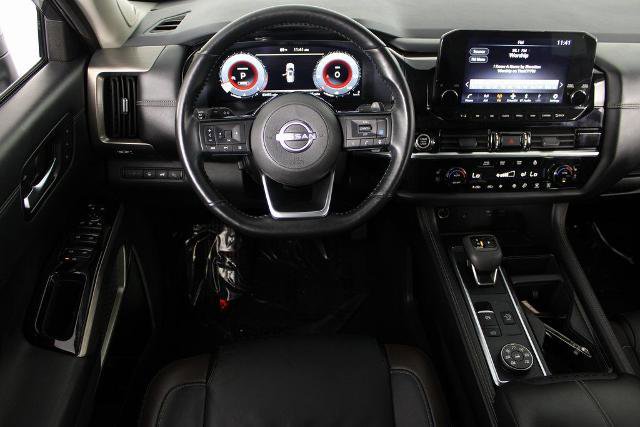 Certified 2023 Nissan Pathfinder Platinum image 17