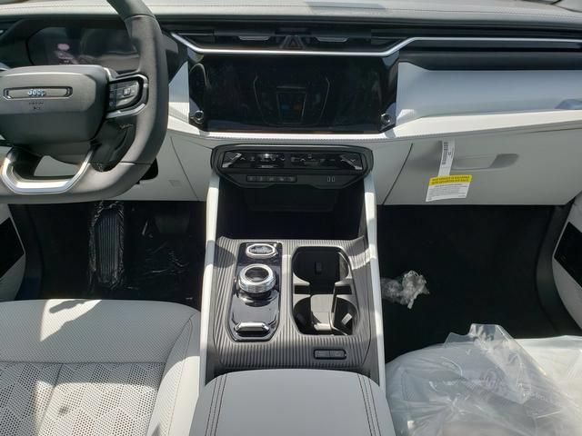New 2026 Jeep Cherokee Overland w/ Advanced Pro Tech Group AWD/4WD image 9