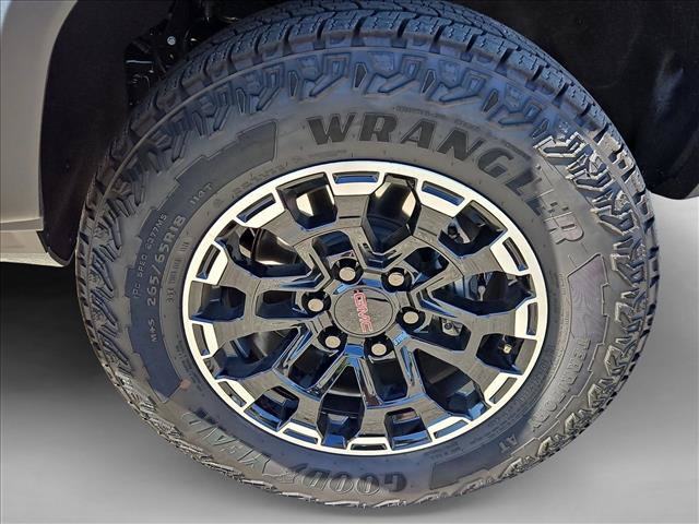 Used 2026 GMC Canyon AT4 w/ Technology Plus Package AWD/4WD image 25