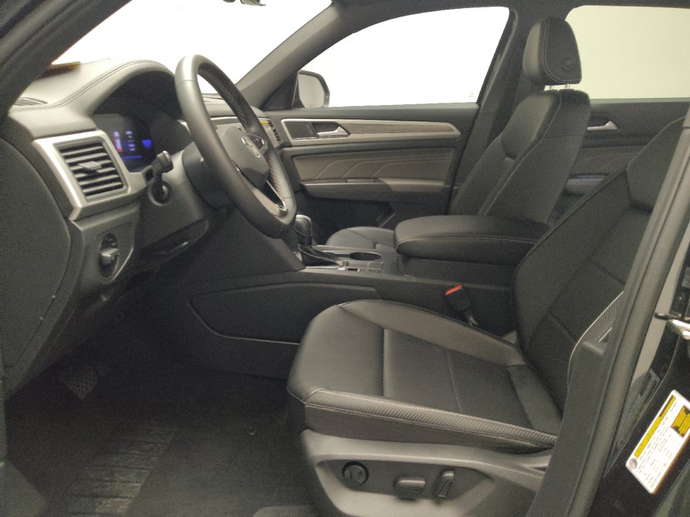 Used 2022 Volkswagen Atlas Cross Sport SE FWD image 17
