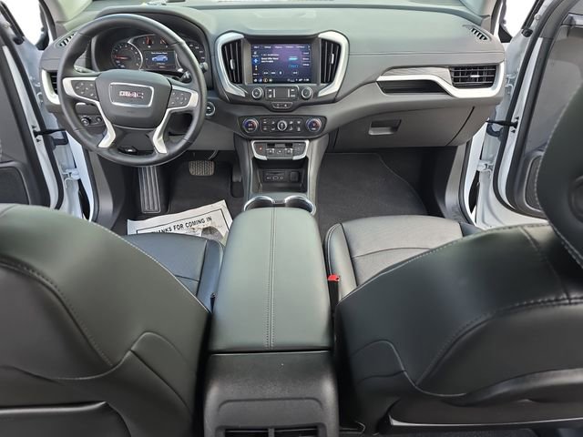Used 2023 GMC Terrain SLT image 9