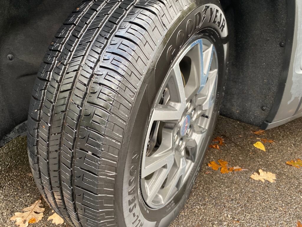 Used 2021 GMC Acadia SLE w/ Driver Convenience Package image 25