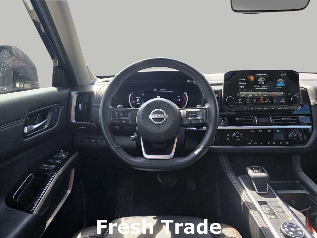 Used 2024 Nissan Pathfinder Platinum image 14