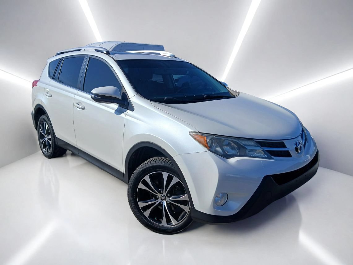 Used 2020 Toyota C-HR LE FWD image 1