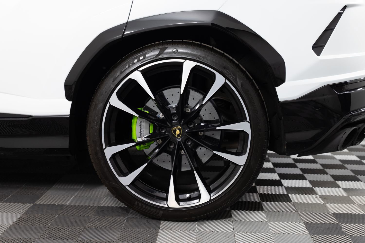 Used 2021 Lamborghini Urus AWD/4WD image 18