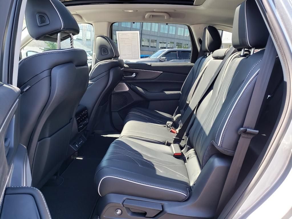 Certified 2026 Acura MDX SH-AWD w/ Advance Package image 33