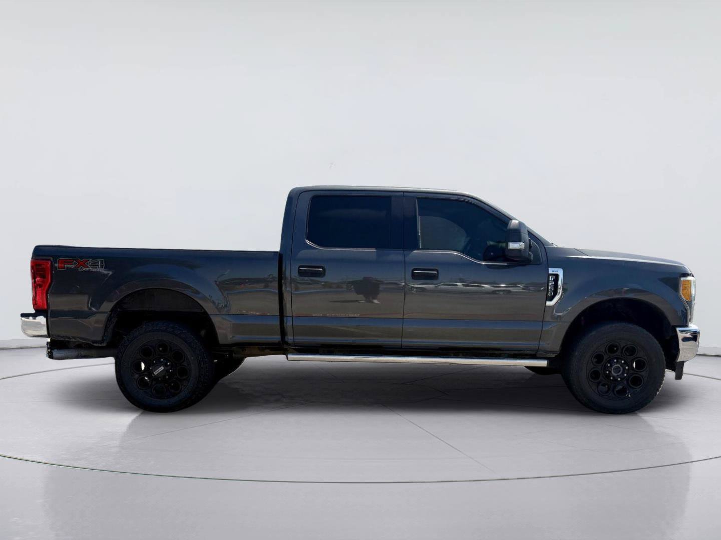 Used 2017 Ford F250 XLT w/ XLT Value Package AWD/4WD image 2