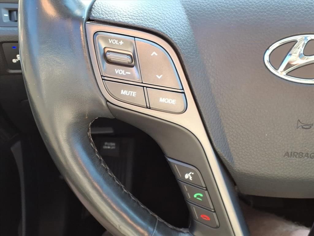 Used 2017 Hyundai Santa Fe SE image 22