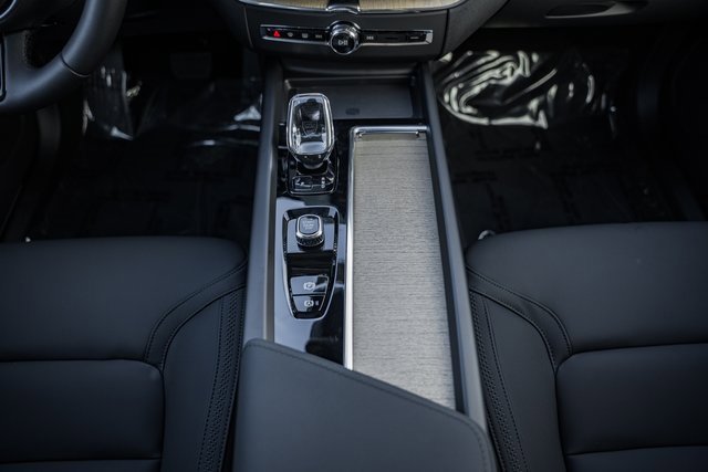 New 2026 Volvo XC60 B5 Plus w/ Protection Package Premier image 26