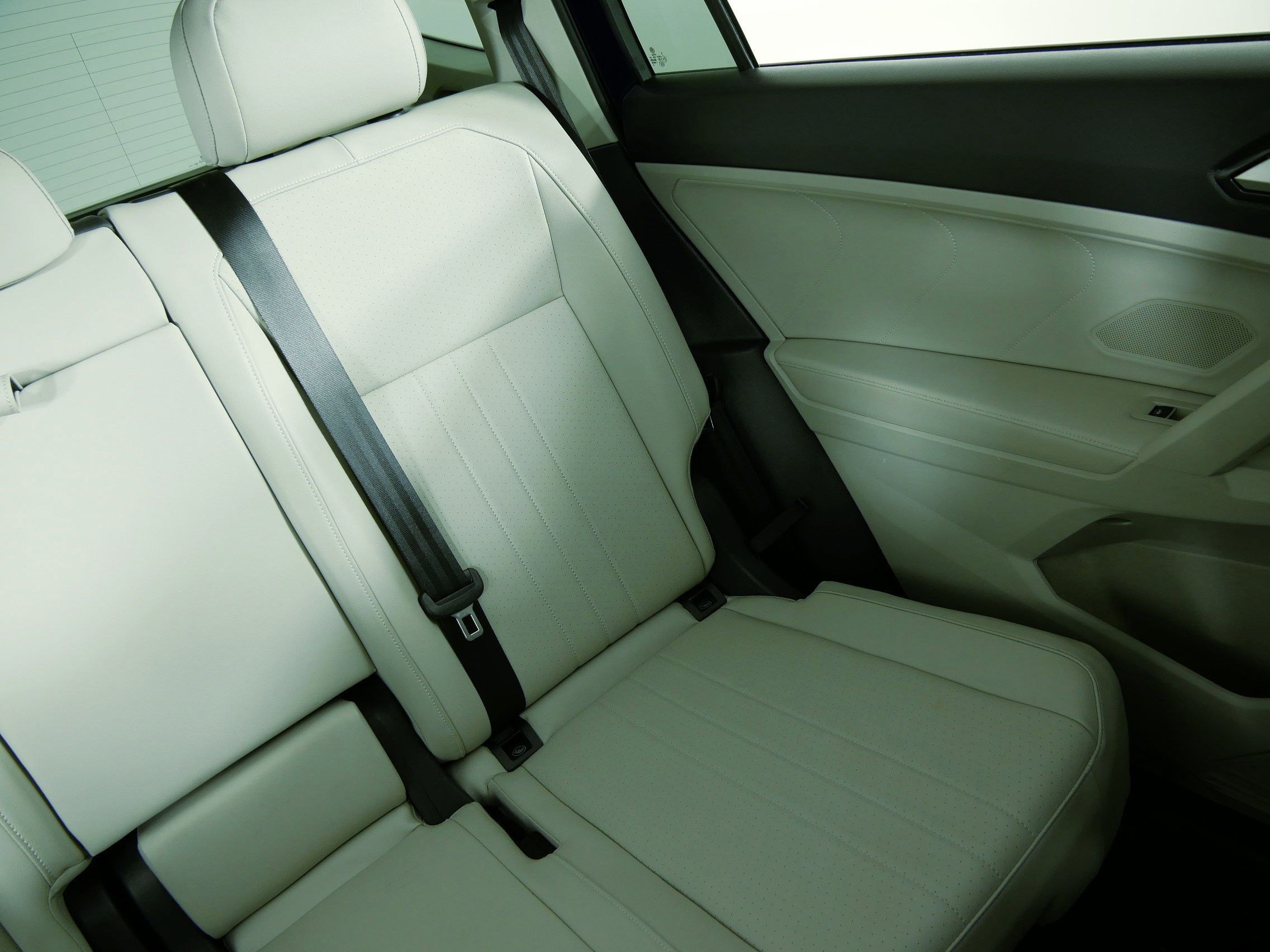 Certified 2022 Volkswagen Tiguan SE w/ Panoramic Sunroof Package image 14