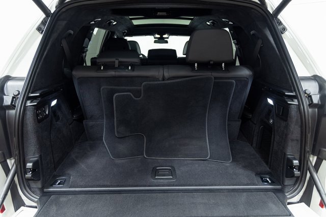 Certified 2025 BMW X7 M60i image 11