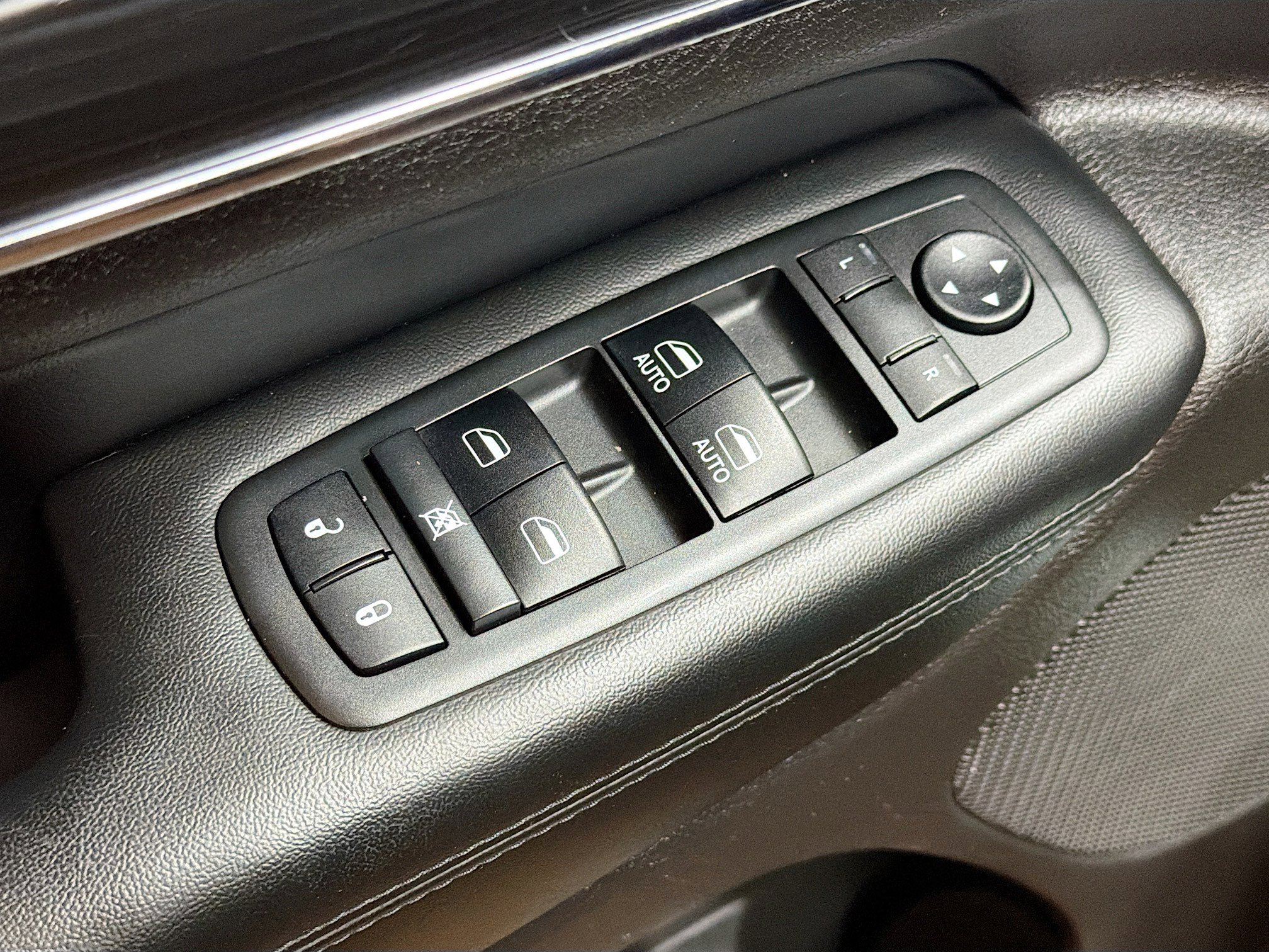 Used 2019 Jeep Grand Cherokee Limited image 15