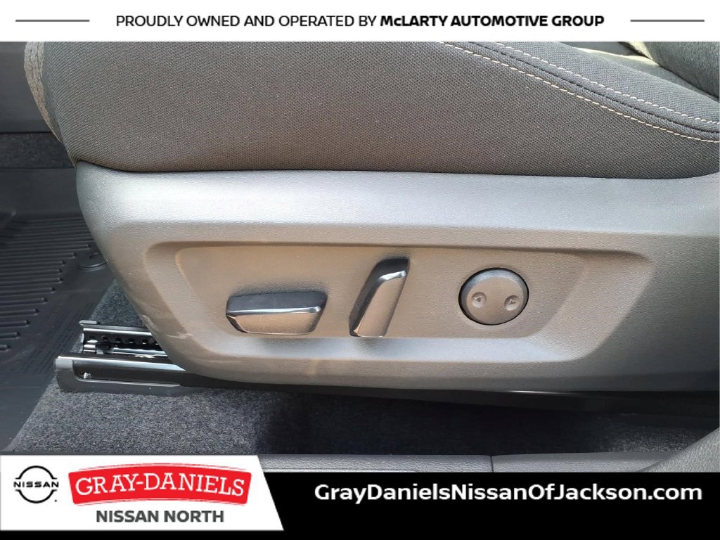 Certified 2026 Nissan Rogue SV AWD/4WD image 17