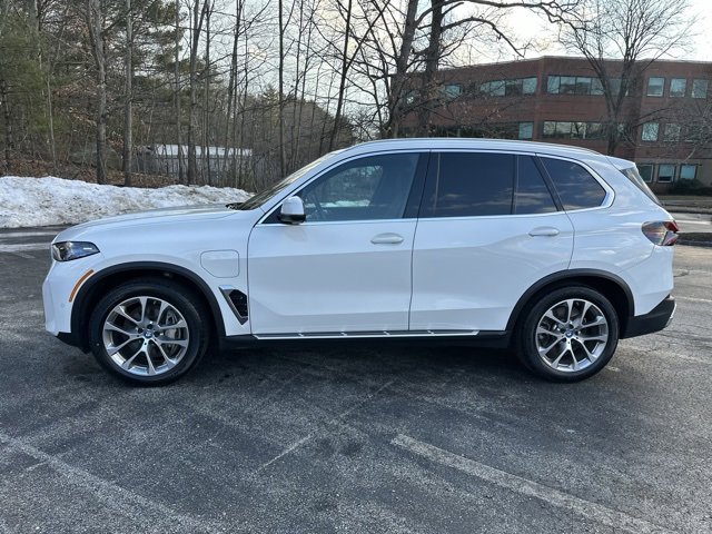 Used 2024 BMW X5 xDrive50e image 9
