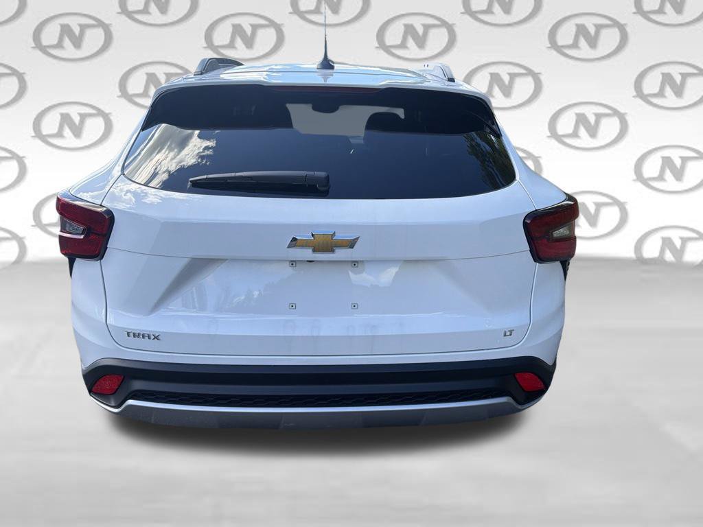 New 2026 Chevrolet Trax LT w/ LT Convenience Package FWD image 12