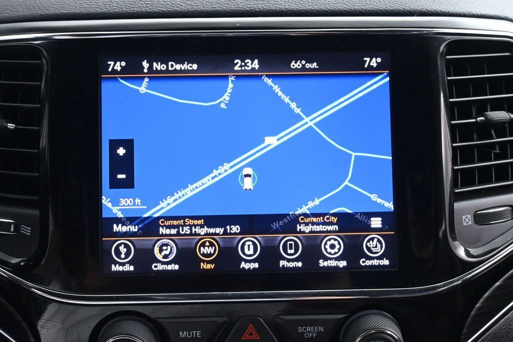Used 2020 Jeep Grand Cherokee Limited AWD/4WD image 30