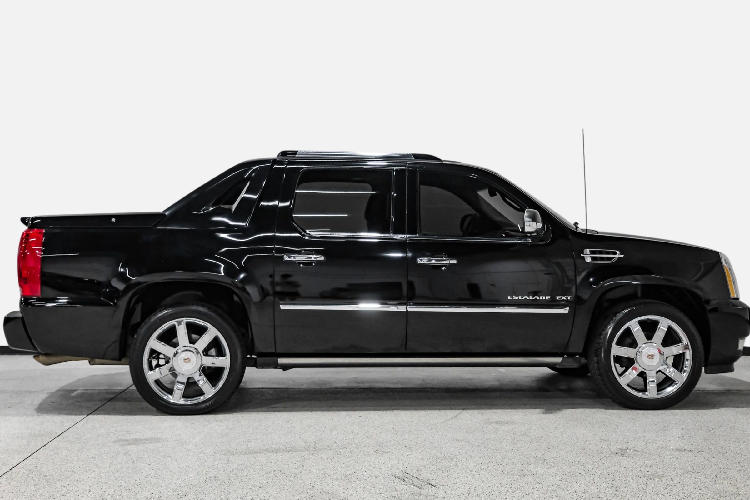 Used 2013 Cadillac Escalade EXT Premium AWD/4WD image 5