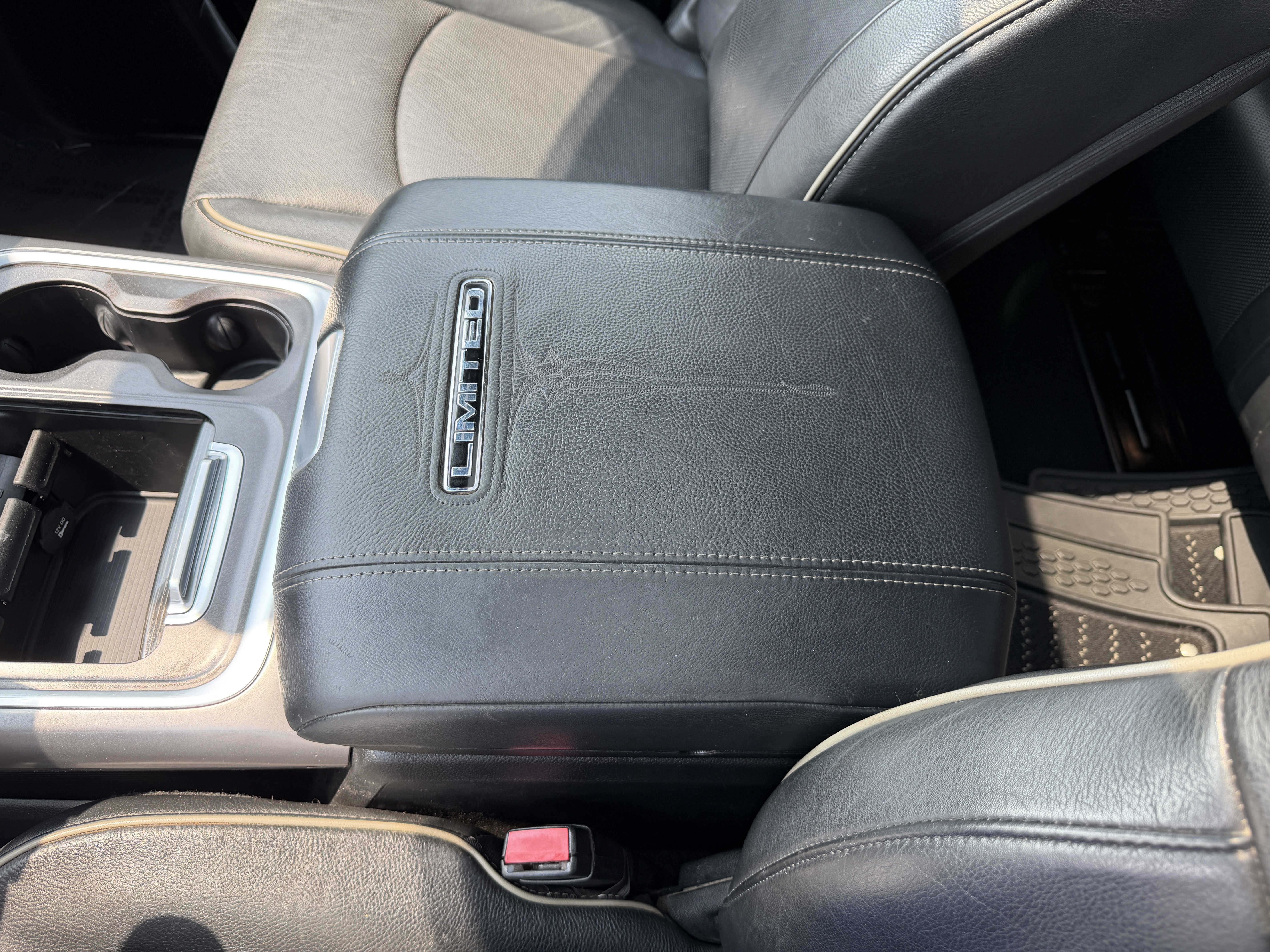 Used 2017 RAM 2500 Limited AWD/4WD image 27