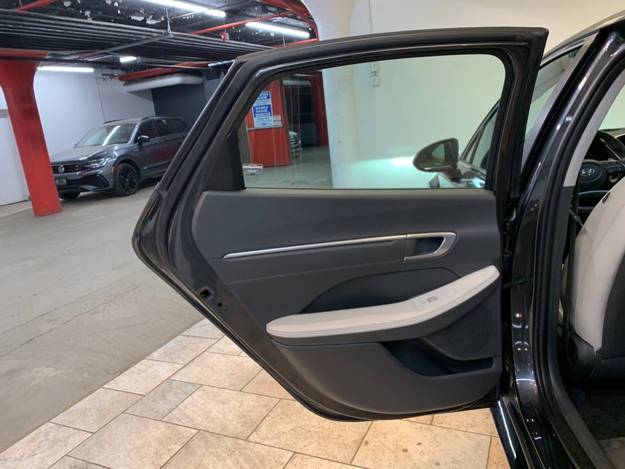 Used 2023 Hyundai Sonata Limited w/ Cargo Package FWD image 45