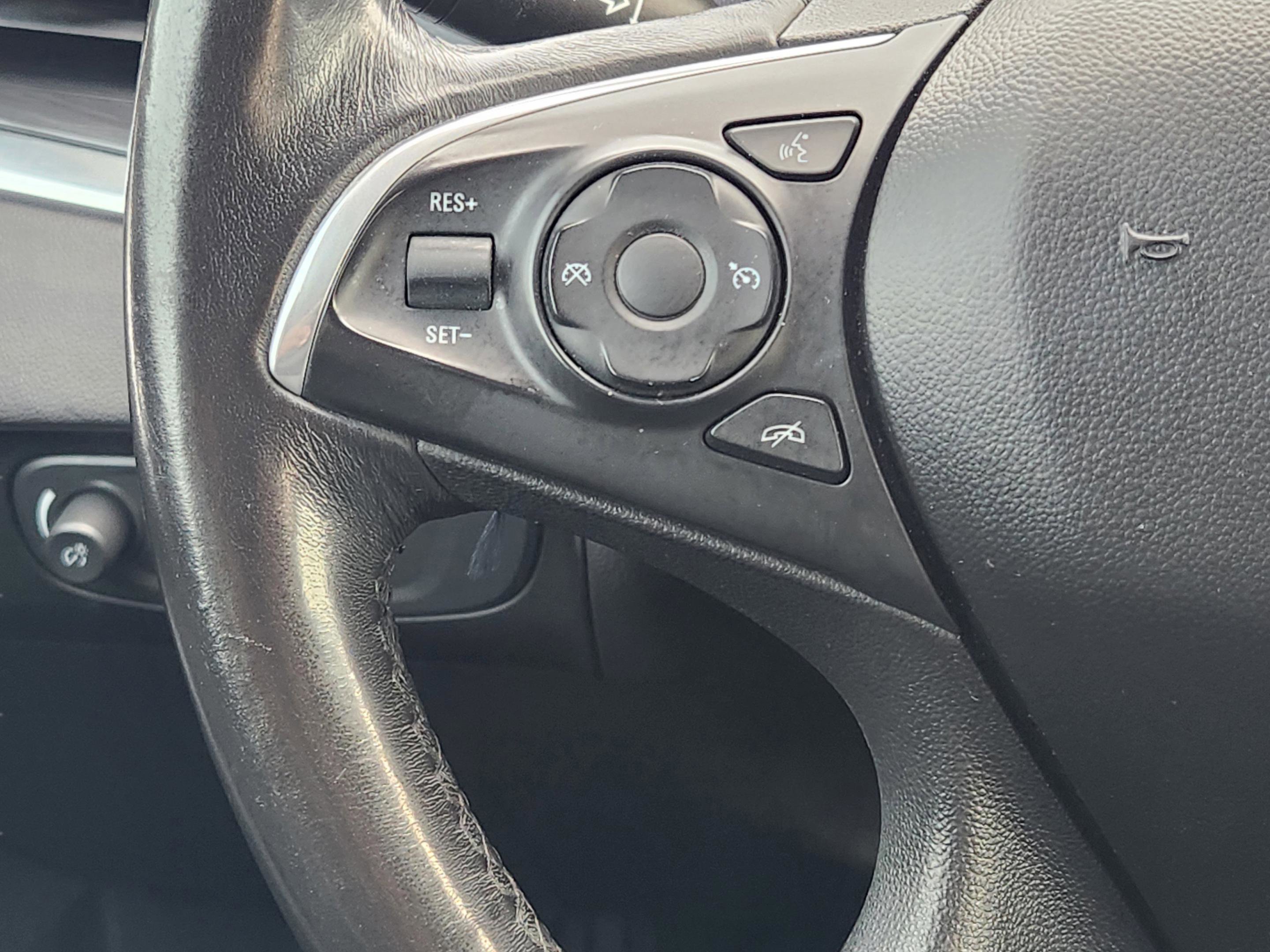 Used 2021 Buick Enclave Essence image 27