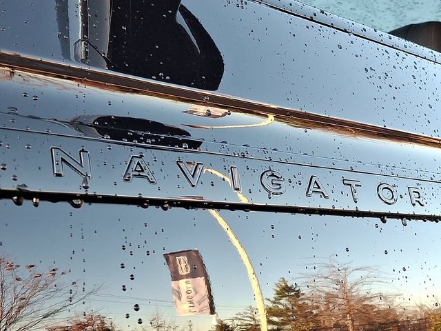 New 2025 Lincoln Navigator L Reserve w/ Jet Appearance Package AWD/4WD image 10