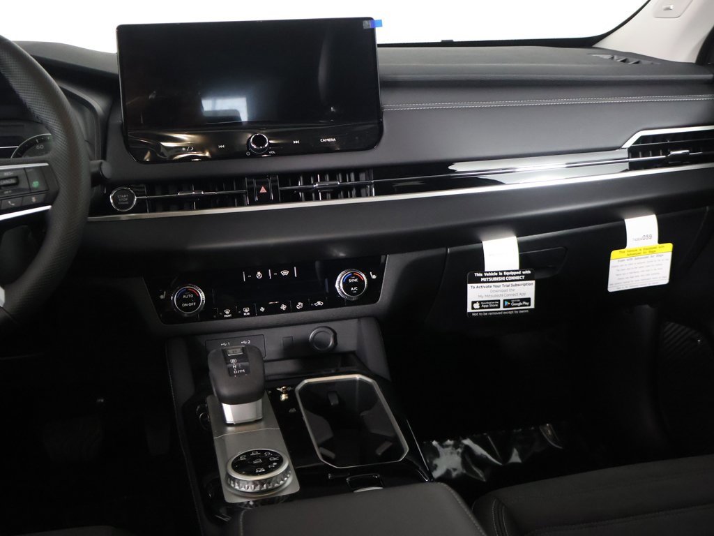 New 2026 Mitsubishi Outlander Trail Edition image 37