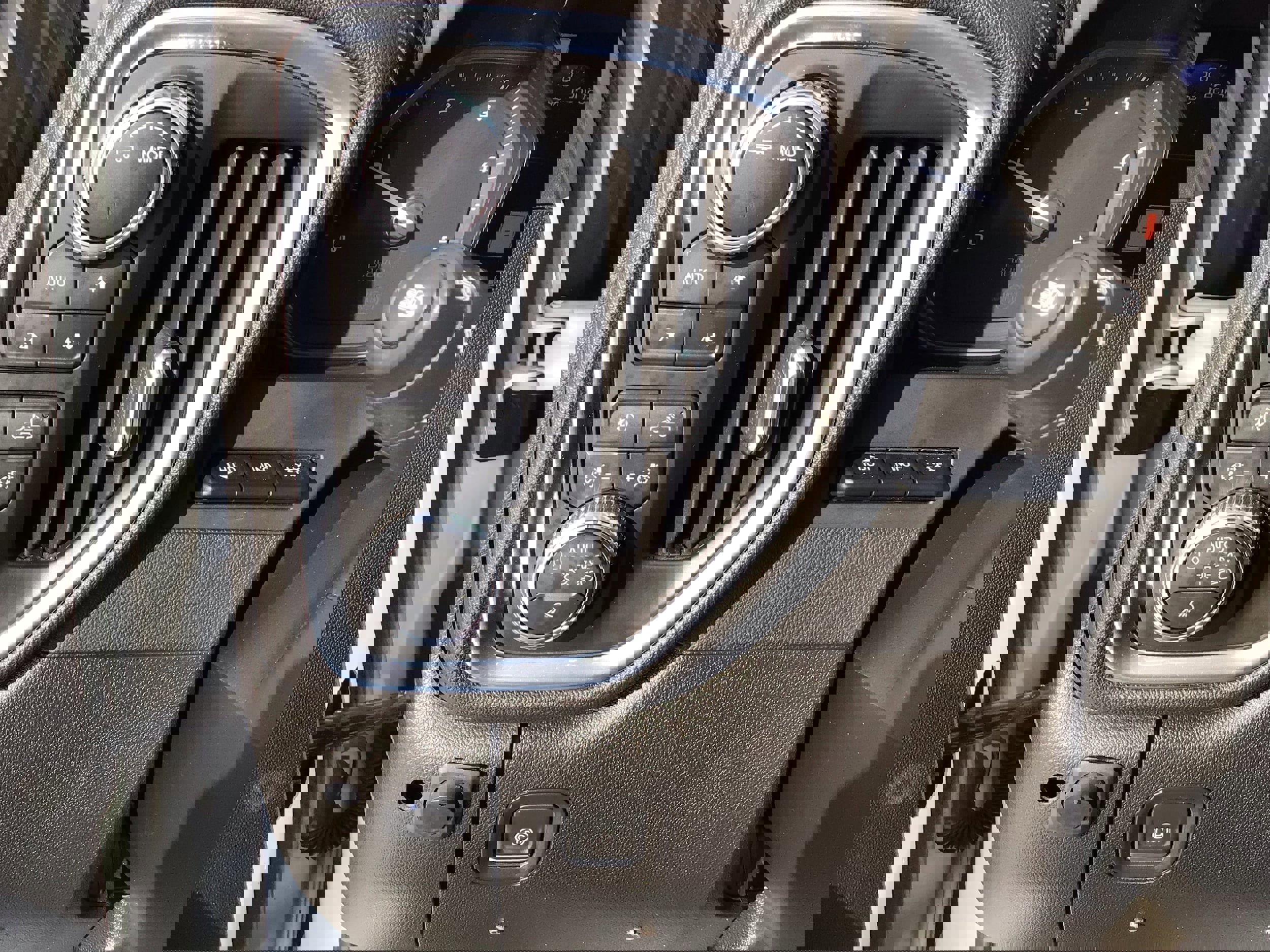 Used 2023 GMC Sierra 3500 Denali w/ Denali Ultimate Package image 25