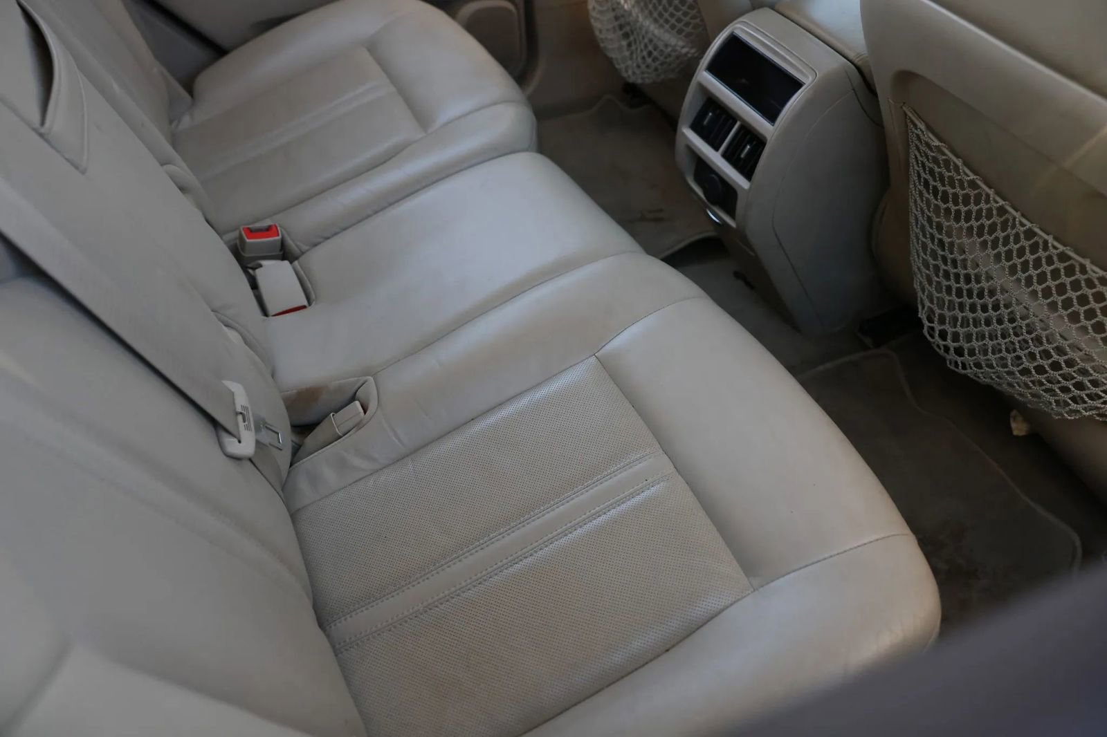 Used 2010 Cadillac SRX Luxury image 16