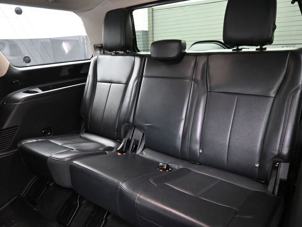 Used 2022 Ford Expedition XLT image 19