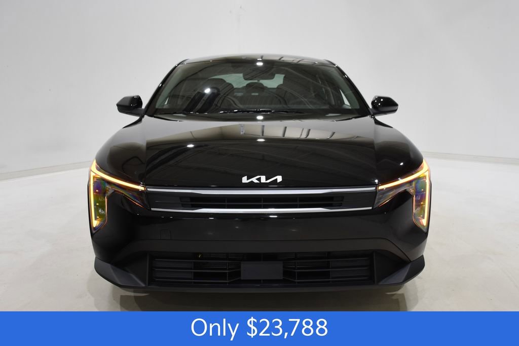 New 2026 Kia K4 LXS image 2