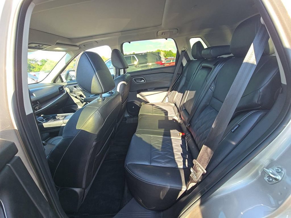 Certified 2026 Nissan Rogue Platinum w/ Platinum Premium Package AWD/4WD image 14