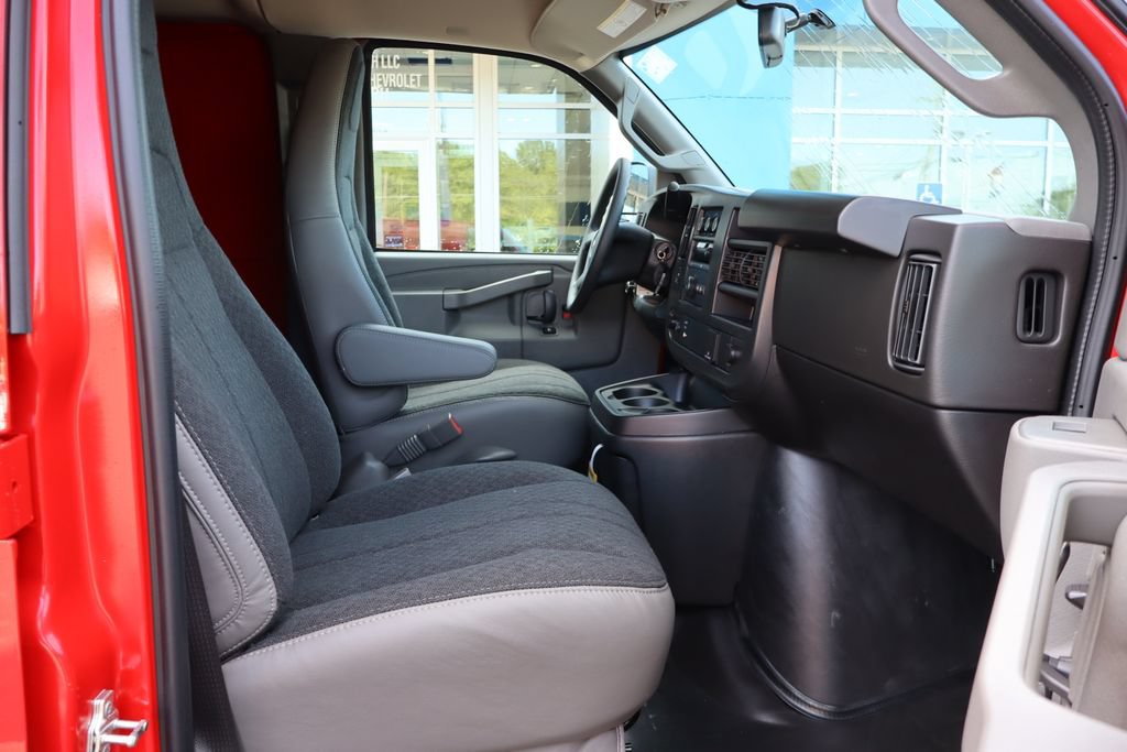 New 2026 Chevrolet Express 2500 w/ Driver Convenience Package RWD image 24